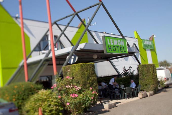 Lemon Hotel Dreux Chartres Eksteriør billede