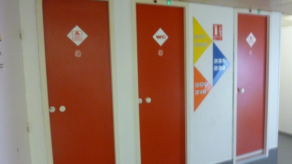 Lemon Hotel Dreux Chartres Eksteriør billede